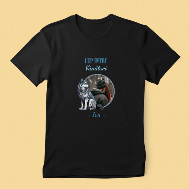 Fotografie Si Semnătură: Lup Între Vânători - Tricou Pentru Bărbați