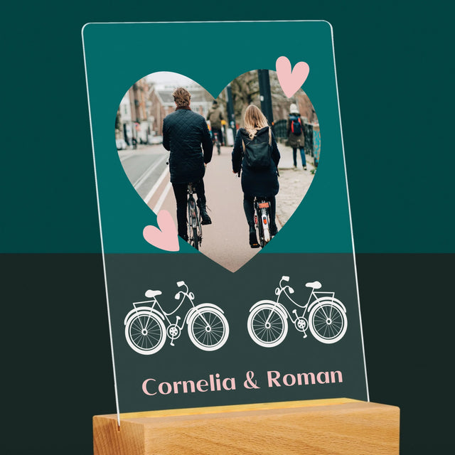 Fotografie Si Semnătură: Bicicletiști Cuplu - Imprimare Pe Sticlă Acrilică (Verticală)