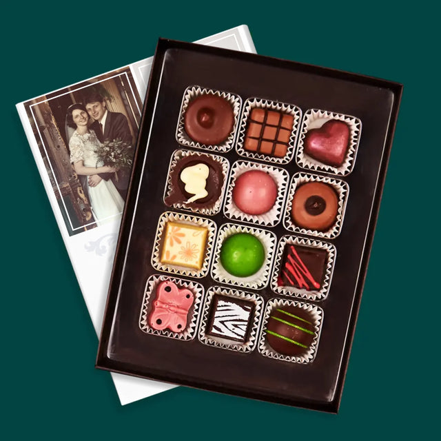 Colaj De Fotografii: 25 De Ani Împreună - Praline