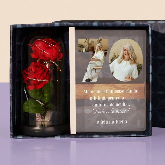 Cuvânt Din Fotografii: 70 Zi De Naștere - Set Cadou Cu Imprimare Pe Sticlă Și Trandafirul Etern