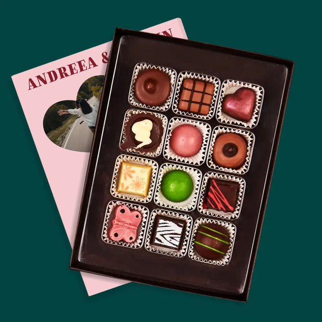 Colaj De Fotografii: Iubire Pe Două Roți - Praline