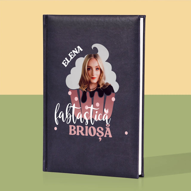 Fotografie Si Semnătură: Brioșă Fantastică - Carte Pentru Notițe Cu Fotografie
