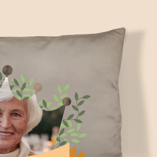 Fotografie Si Semnătură: Regina Bunica - Pernă (Cu Fotografie)