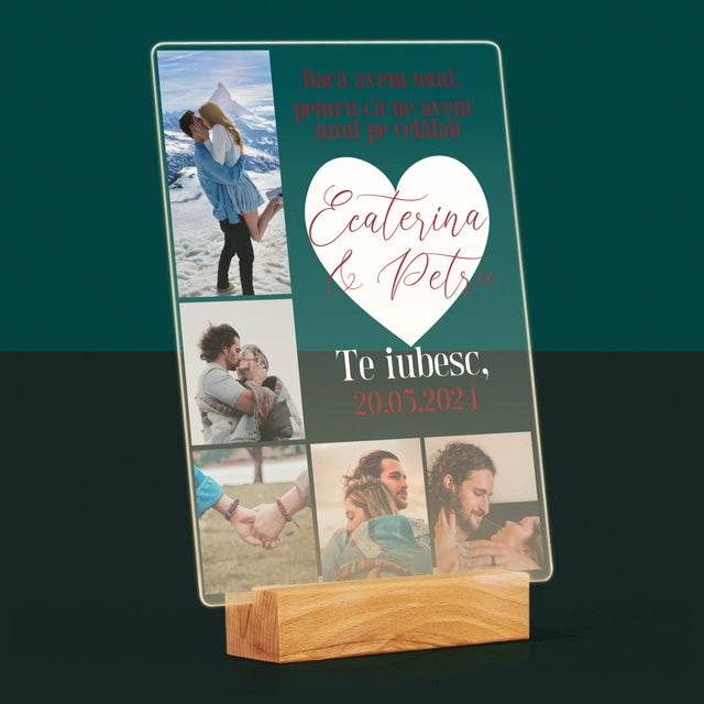 Colaj De Fotografii: Avem Totul, Pentru Că Ne Avem Unul Pe Celălalt - Imprimare Pe Sticlă Acrilică (Verticală)