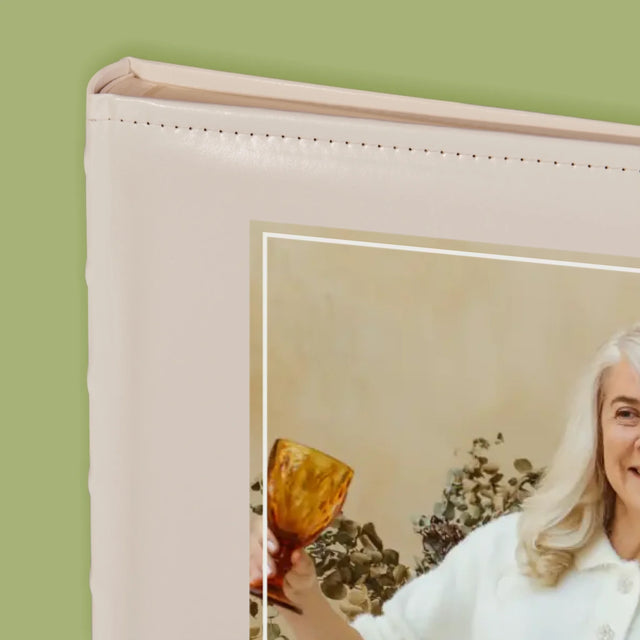 Fotografie Si Semnătură: Nu Trebuie Să Fac Nimic! Pensionară - Album Foto