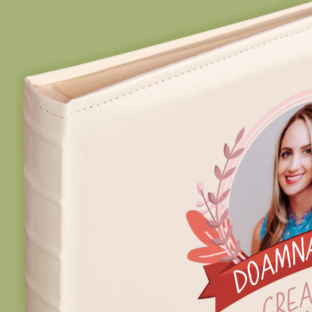 Fotografie Si Semnătură: Creată Pentru A Preda - Album Foto