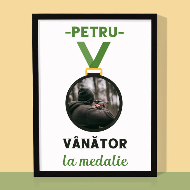 Fotografie Si Semnătură: Vânător La Medalie - Imprimare Cu Ramă 30X40 (Verticală)