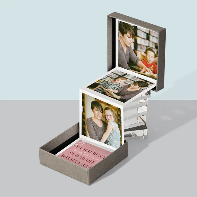 Fotografie Si Semnătură: Cea Mai Bună Învățătoare Sub Soare - Set De Fotografii Pliante