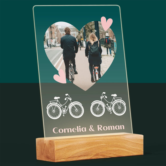 Fotografie Si Semnătură: Bicicletiști Cuplu - Imprimare Pe Sticlă Acrilică (Verticală)