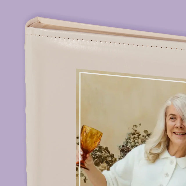 Fotografie Si Semnătură: Nu Trebuie Să Fac Nimic! Pensionară - Album Foto