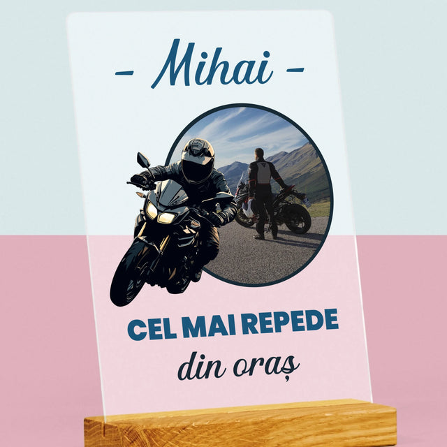 Fotografie Si Semnătură: Cel Mai Repede Din Oraș - Imprimare Pe Sticlă Acrilică (Verticală)