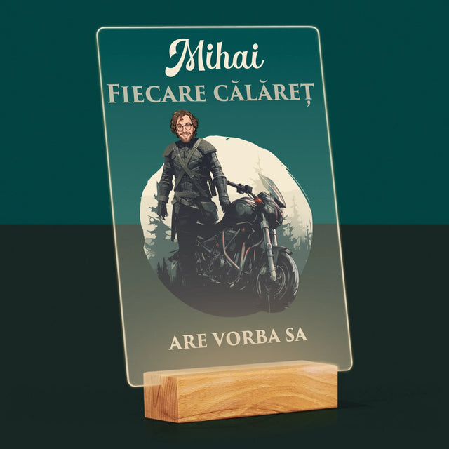 Personajul Tău: Fiecare Călăreț  - Imprimare Pe Sticlă Acrilică (Verticală)