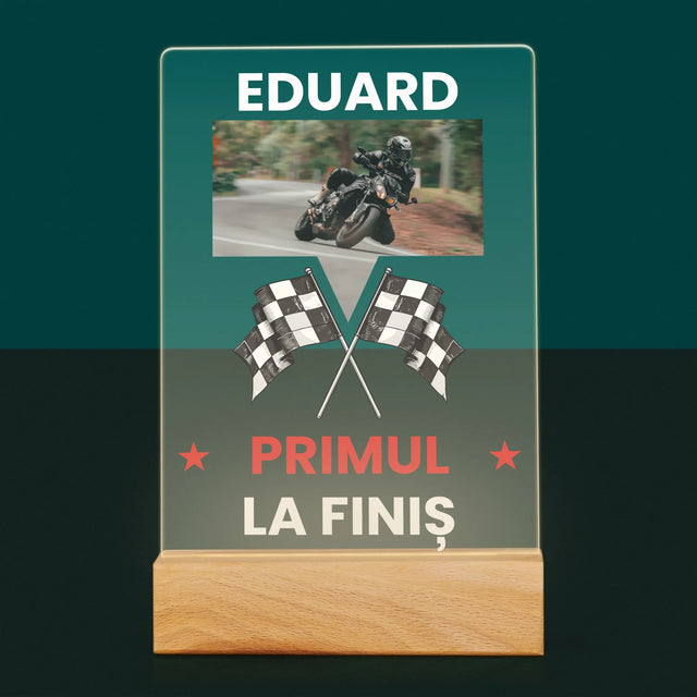 Fotografie Si Semnătură: Primul La Finiș - Imprimare Pe Sticlă Acrilică (Verticală)