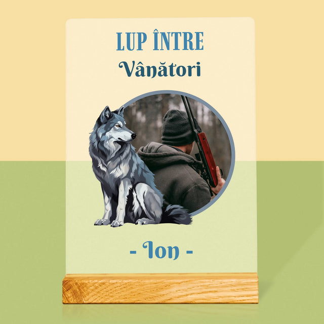 Fotografie Si Semnătură: Lup Între Vânători - Imprimare Pe Sticlă Acrilică (Verticală)