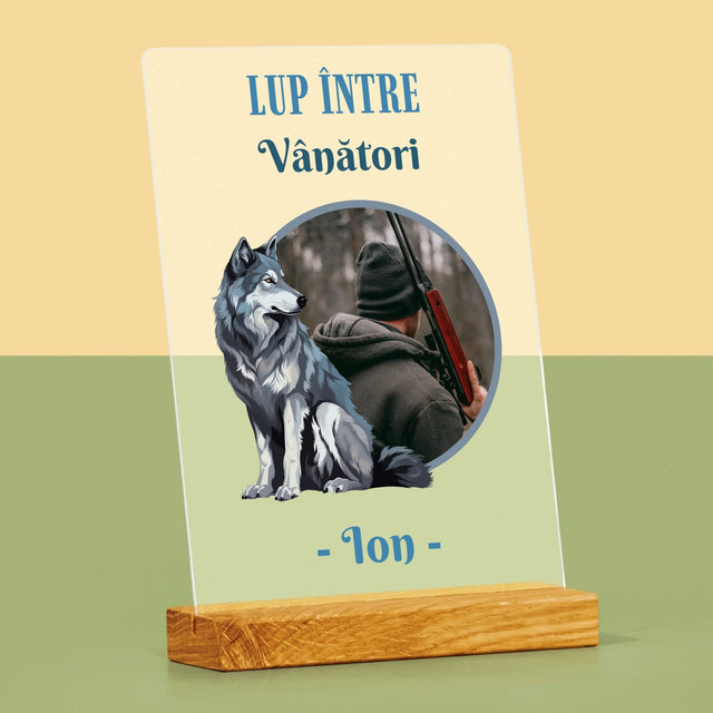 Fotografie Si Semnătură: Lup Între Vânători - Imprimare Pe Sticlă Acrilică (Verticală)