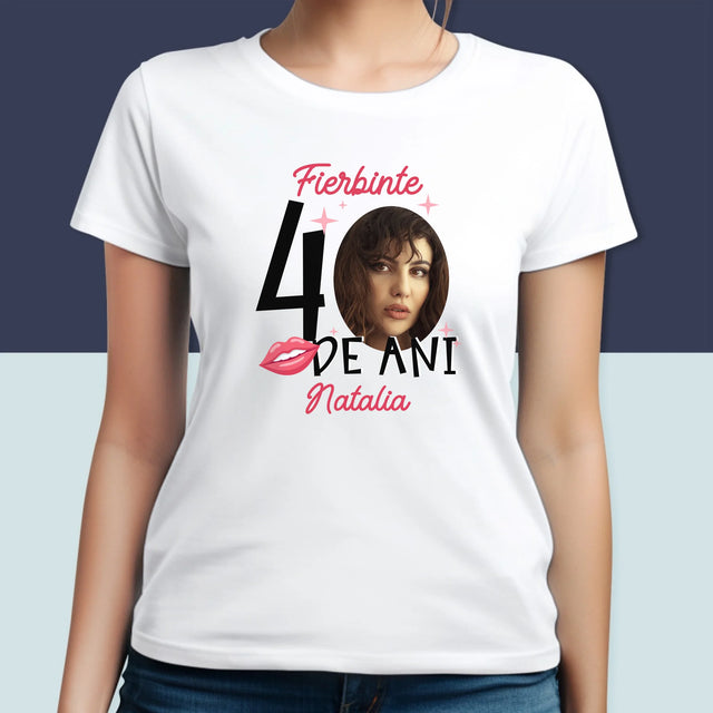 Fotografie Si Semnătură: Fierbinte La 40 De Ani - Tricou Pentru Femei