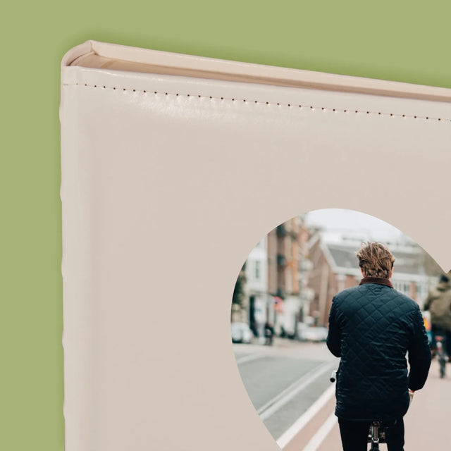 Fotografie Si Semnătură: Bicicletiști Cuplu - Album Foto