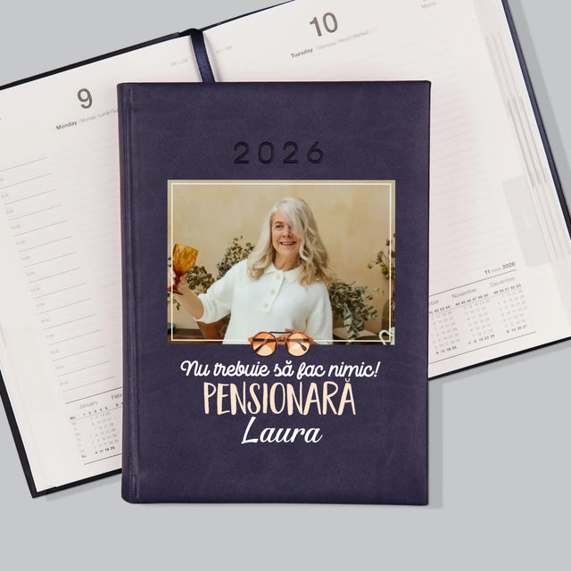 Fotografie Si Semnătură: Nu Trebuie Să Fac Nimic! Pensionară - Calendar De Carte (Fotografie)
