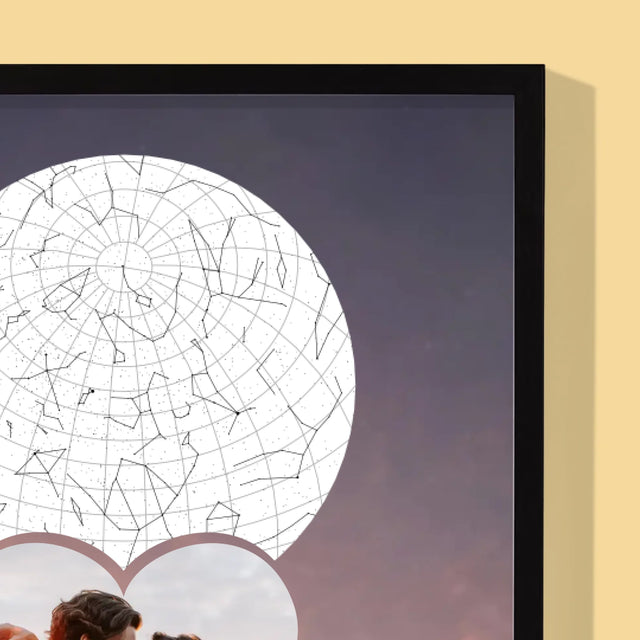 Harta Stelelor: Un Cuplu Îndrăgostit În Munți - Imprimare Cu Ramă 30X40 (Verticală)