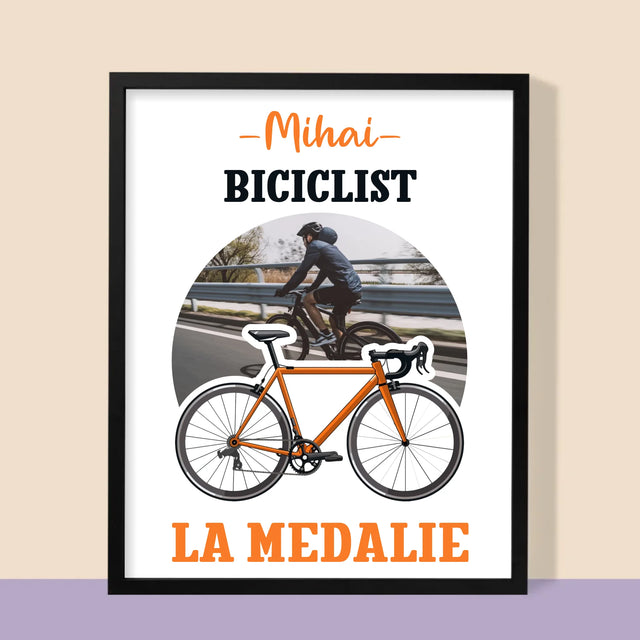 Fotografie Si Semnătură: Biciclist La Medalie - Imprimare Cu Ramă 30X40 (Verticală)
