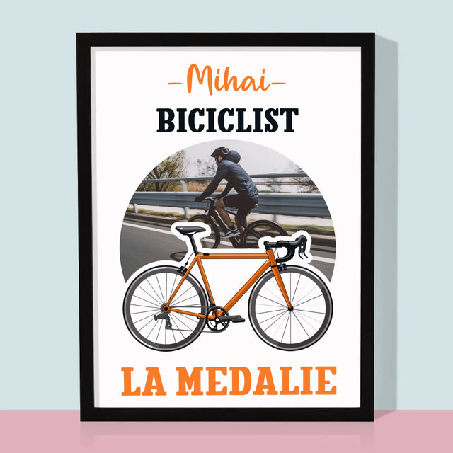 Fotografie Si Semnătură: Biciclist La Medalie - Imprimare Cu Ramă 30X40 (Verticală)