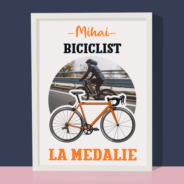 Fotografie Si Semnătură: Biciclist La Medalie - Imprimare Cu Ramă 30X40 (Verticală)