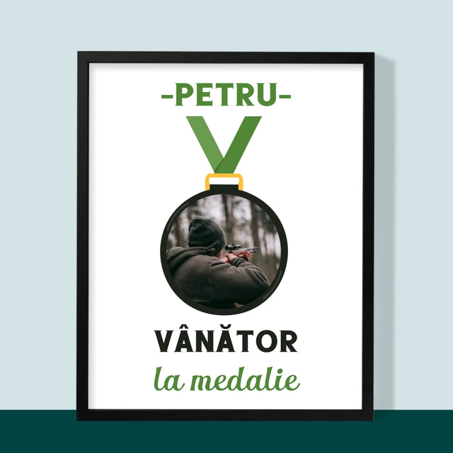 Fotografie Si Semnătură: Vânător La Medalie - Imprimare Cu Ramă 30X40 (Verticală)