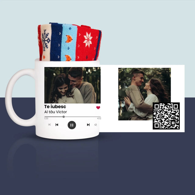Fotografie Si Semnătură: Spotify Cu Cod Qr - Șosete De Iarnă Într-O Cană