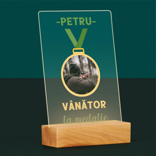 Fotografie Si Semnătură: Vânător La Medalie - Imprimare Pe Sticlă Acrilică (Verticală)