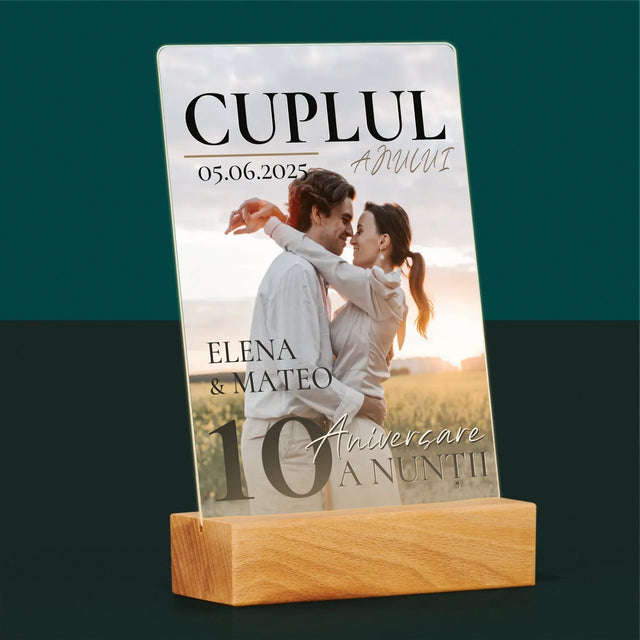 Copertă Derevistă: Cuplul Anului - Imprimare Pe Sticlă Acrilică (Verticală)
