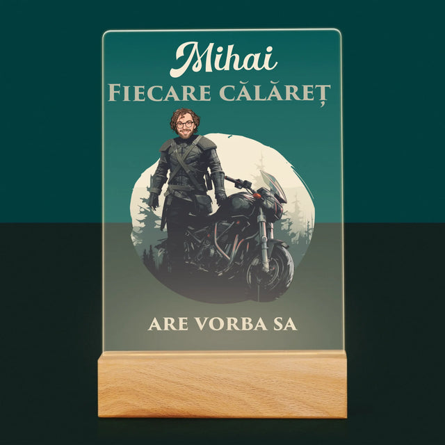 Personajul Tău: Fiecare Călăreț  - Imprimare Pe Sticlă Acrilică (Verticală)