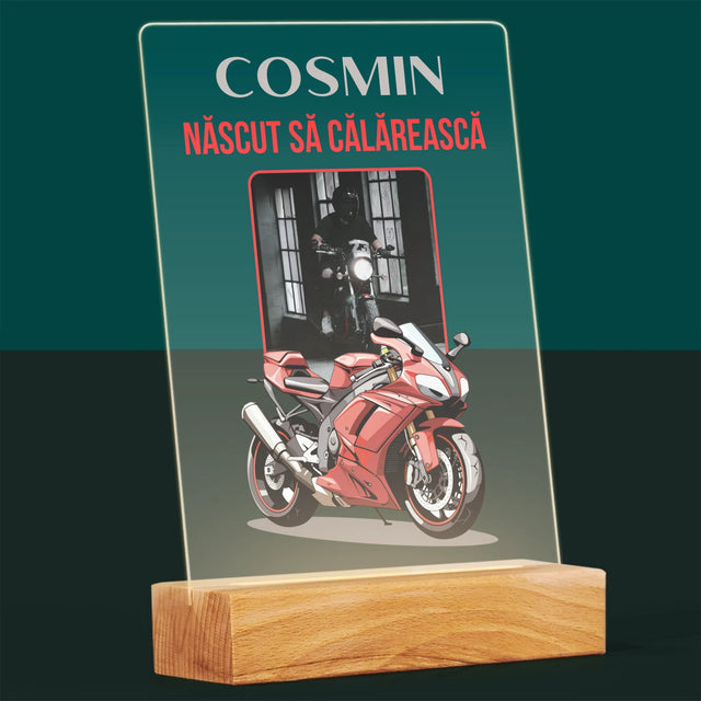 Fotografie Si Semnătură: Născut Să Călărească - Imprimare Pe Sticlă Acrilică (Verticală)